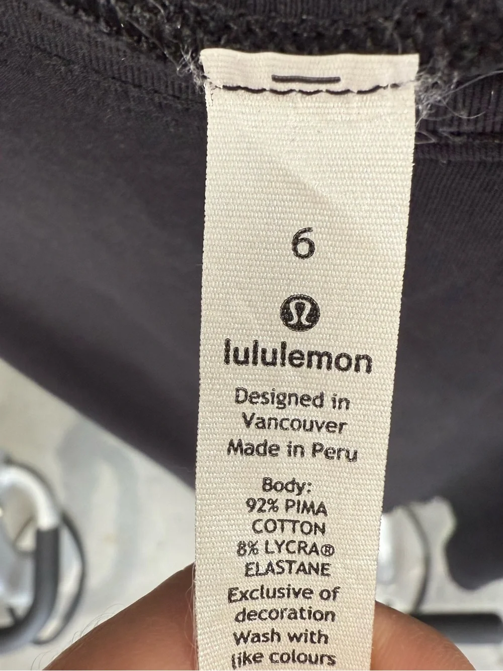 Lululemon Black Sleeveless Scoop Neck Tank Top size 6